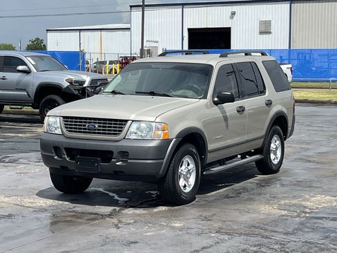 Used 2004 Ford Explorer XLS RWD image 3