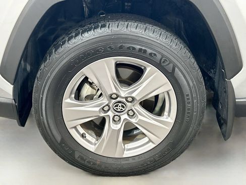 Used 2025 Toyota RAV4 XLE FWD image 28