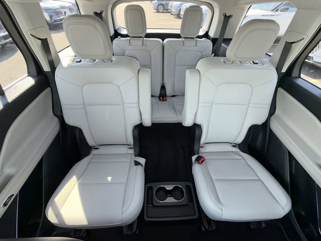 Used 2026 Lincoln Aviator 2WD image 26