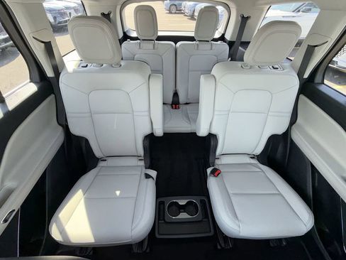 Used 2026 Lincoln Aviator 2WD image 26