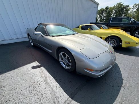 Used 2000 Chevrolet Corvette Convertible w/ Memory Pkg RWD image 4