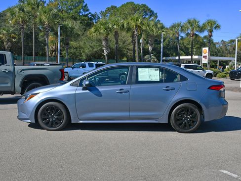 Used 2024 Toyota Corolla LE image 5