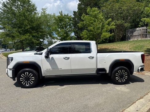 Used 2024 GMC Sierra 2500 Denali Ultimate AWD/4WD image 4