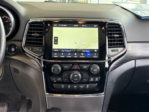 Used 2019 Jeep Grand Cherokee Altitude RWD image 19