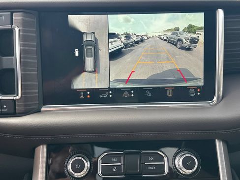 Used 2024 GMC Yukon XL Denali w/ Advanced Technology Package AWD/4WD image 32