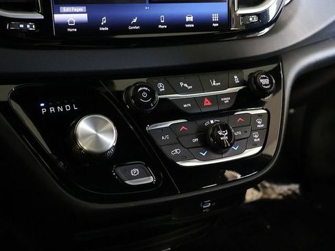 Used 2026 Chrysler Pacifica Select FWD image 21