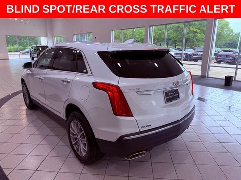 Used 2017 Cadillac XT5 Luxury w/ Driver Awareness Package FWD image 5