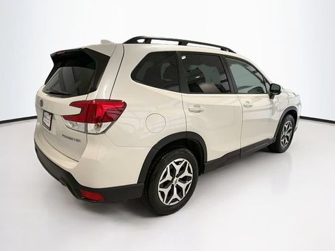 Used 2023 Subaru Forester Premium AWD/4WD image 6