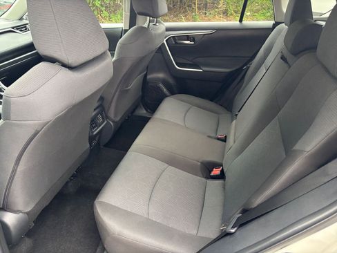 Used 2025 Toyota RAV4 XLE image 25