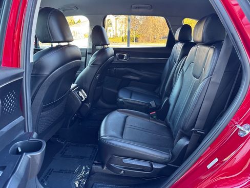 Used 2022 Kia Sorento S image 17