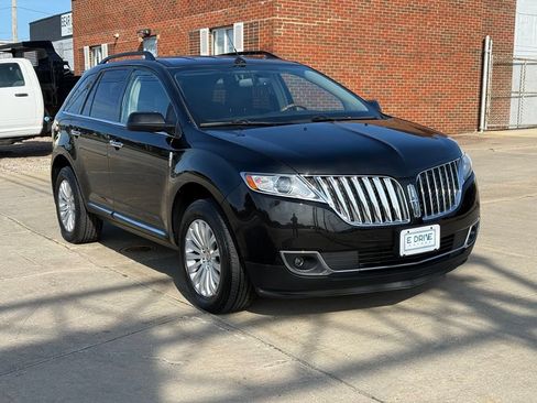 Used 2015 Lincoln MKX FWD w/ Walnut Swirl Wood Package image 4