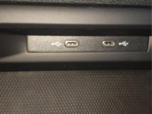 Certified 2022 Volkswagen Golf R image 16