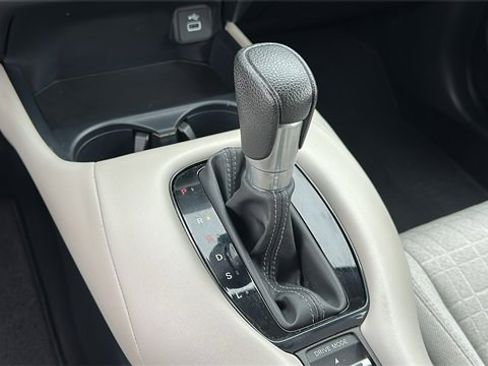 Used 2023 Honda HR-V LX image 17