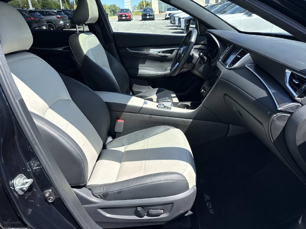 Certified 2025 INFINITI QX55 Essential AWD/4WD image 19
