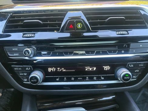 Used 2019 BMW 530i xDrive w/ Dynamic Handling Package image 27