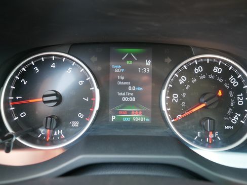 Used 2021 Toyota RAV4 LE AWD/4WD image 21