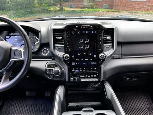 Used 2024 RAM 1500 Big Horn AWD/4WD image 9