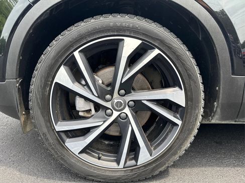 Used 2021 Volvo XC40 T5 R-Design w/ Climate Package image 15