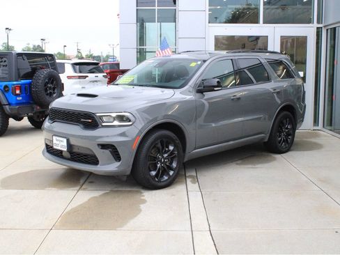 Used 2025 Dodge Durango GT AWD/4WD image 3