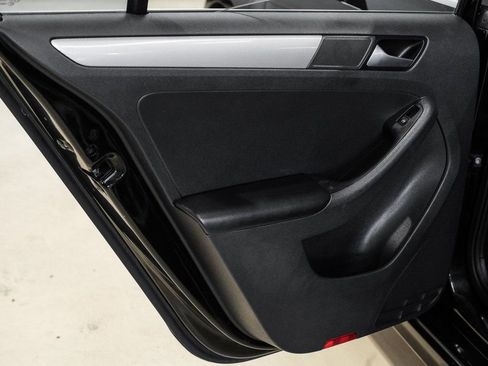 Used 2017 Volkswagen Jetta SE image 50