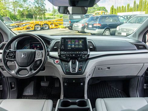 Used 2018 Honda Odyssey Touring image 25