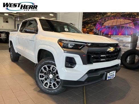 Used 2024 Chevrolet Colorado LT w/ LT Convenience Package III AWD/4WD image 1