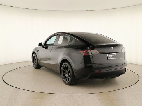 Used 2023 Tesla Model Y Long Range AWD/4WD image 4