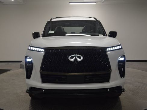 New 2026 INFINITI QX80 4WD image 8
