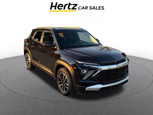 Used 2025 Chevrolet TrailBlazer LT image 1