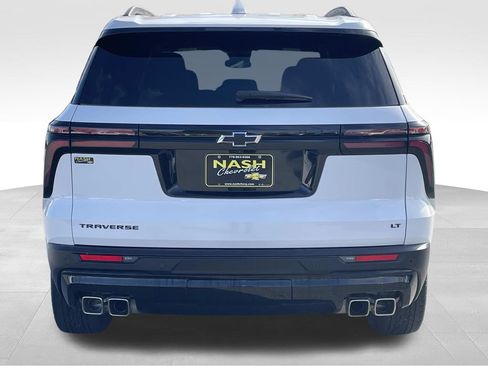 Used 2024 Chevrolet Traverse LT w/ Enhanced Driving Package image 4