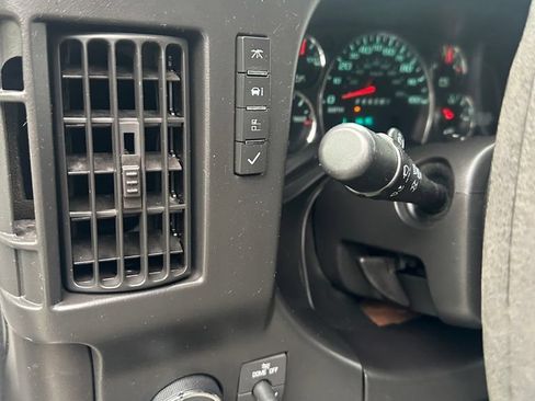 Used 2011 Chevrolet Express 4500 w/ Ambulance Package RWD image 13