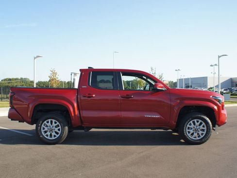 Used 2024 Toyota Tacoma SR5 image 19