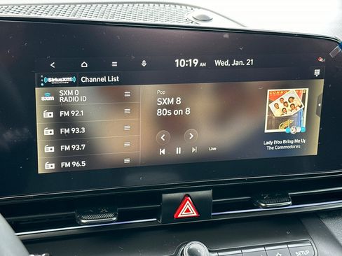 Certified 2025 Hyundai Elantra SEL w/ Cargo Package image 17