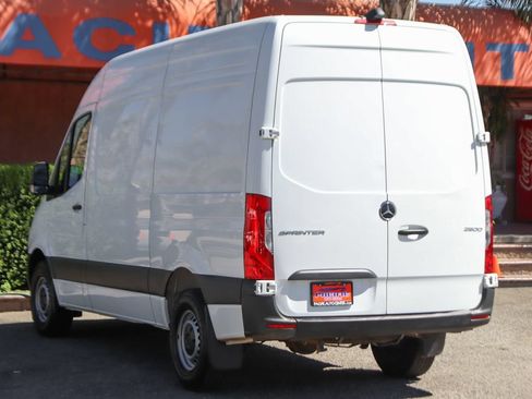 Used 2025 Mercedes-Benz Sprinter 2500 image 6