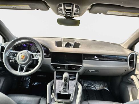 Used 2021 Porsche Cayenne AWD/4WD image 21
