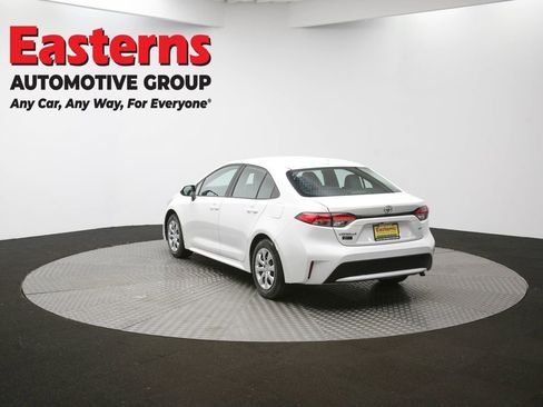 Used 2022 Toyota Corolla LE image 62