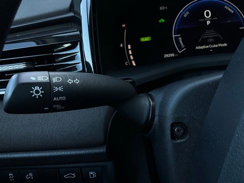 Used 2025 Toyota Camry LE image 34