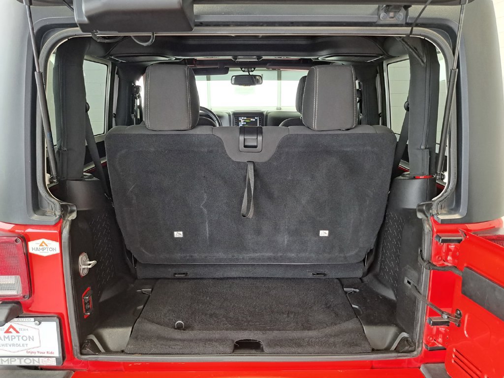 Used 2016 Jeep Wrangler Sahara w/ Connectivity Group AWD/4WD image 24