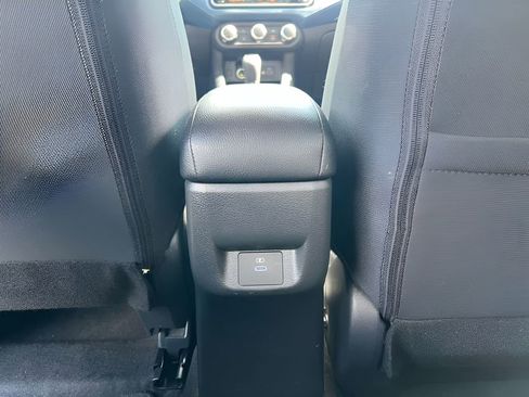 Used 2025 Nissan Versa SV FWD image 17