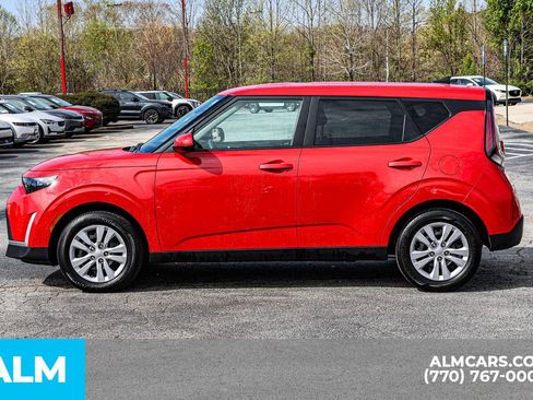 Used 2025 Kia Soul LX image 9