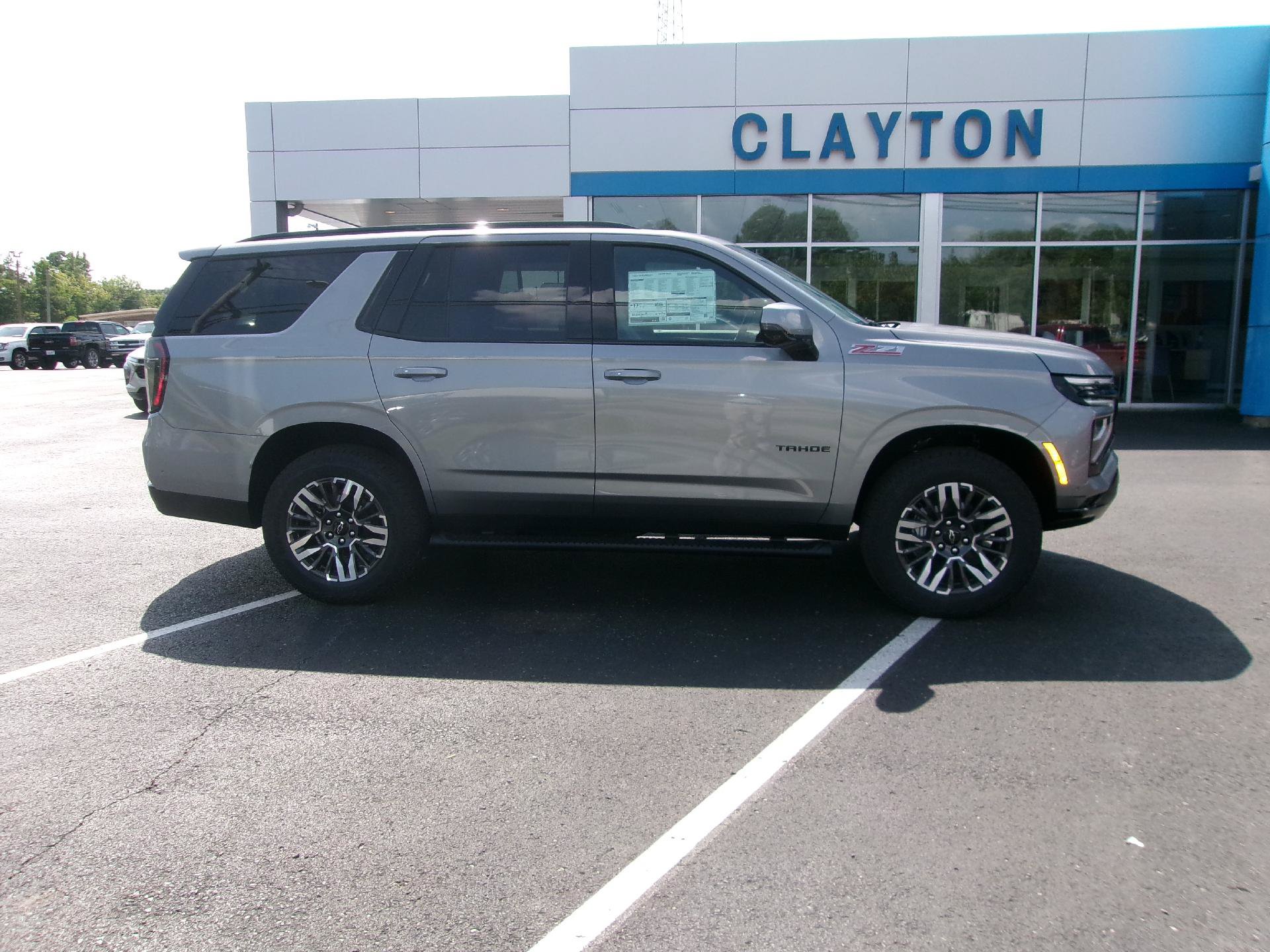 New 2026 Chevrolet Tahoe Z71 w/ Comfort Package AWD/4WD image 2