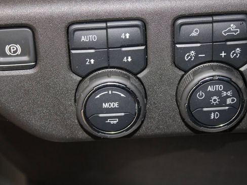 Used 2024 Chevrolet Silverado 1500 High Country w/ High Country Premium Package image 40