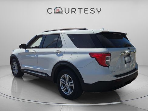 Used 2021 Ford Explorer XLT w/ Class III Trailer Tow Package image 3