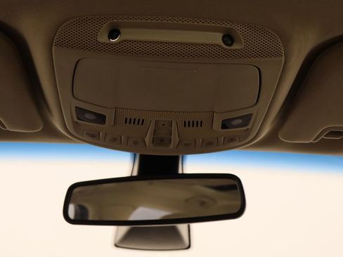 Used 2017 Lincoln Continental Reserve w/ Technology Package image 25