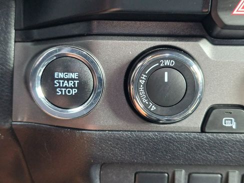 Used 2021 Toyota Tacoma TRD Sport w/ Technology Package image 37