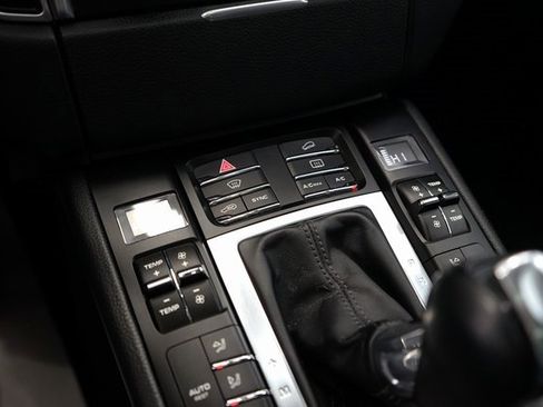 Used 2018 Porsche Macan image 42