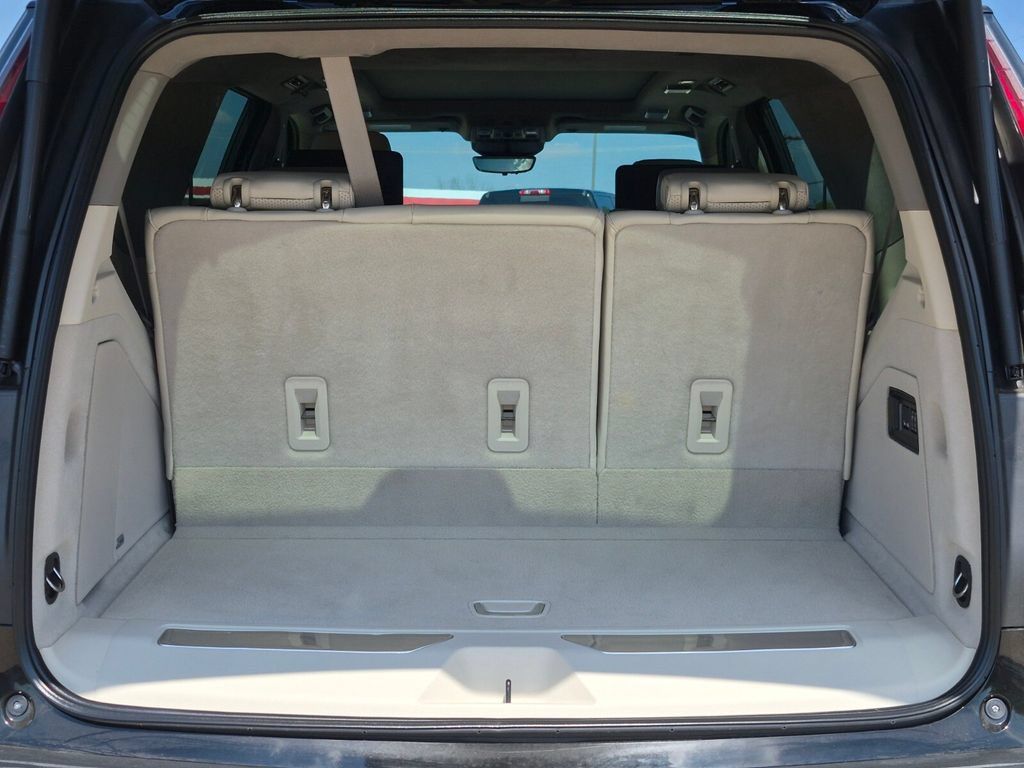 Used 2024 Cadillac Escalade Premium Luxury Platinum w/ Heavy-Duty Trailer Package AWD/4WD image 10
