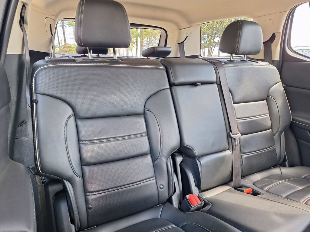 Used 2023 GMC Acadia Denali FWD image 30