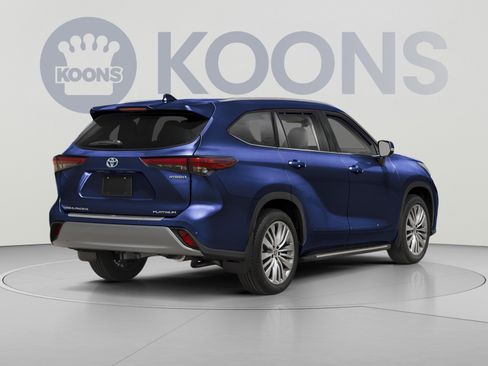 New 2026 Toyota Highlander Platinum AWD/4WD image 2