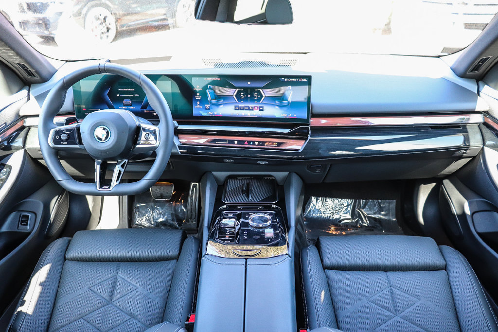 Used 2027 BMW i5 xDrive40 AWD/4WD image 12